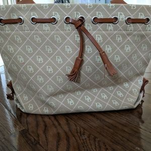 Dooney & Bourke tan handbag